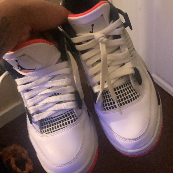 Pale Citron - Picture 1 of 3